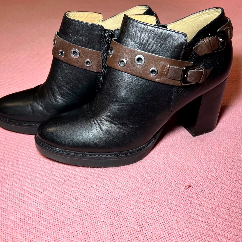 Naturalizer Cassia Black Leather Grommet Buckle Block Heel Ankle Boots 9.5M